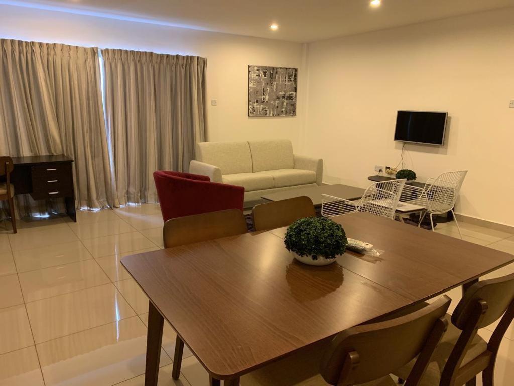 The Gallery Luxury Apartments Аккра Экстерьер фото